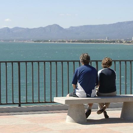 Sant Jordi Zeus Basic Apartment Салоу Екстериор снимка